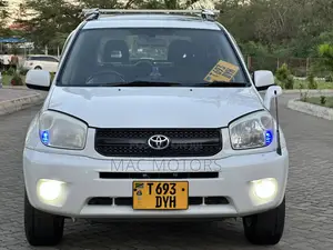 Toyota RAV4 2005 White