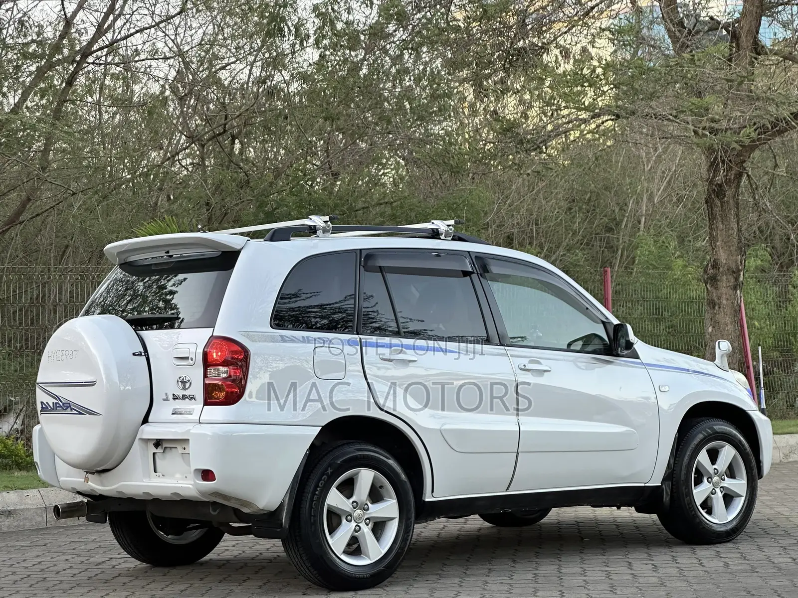 Toyota RAV4 2005 White