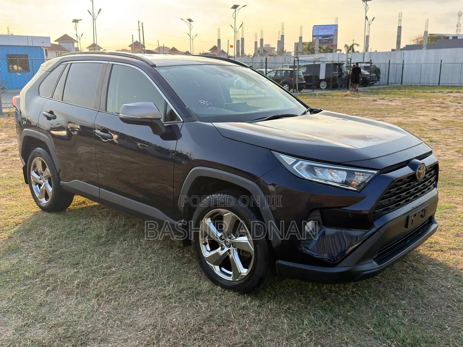 Toyota RAV4 2021 Blue