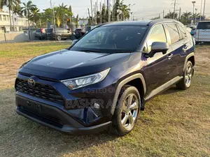 Toyota RAV4 2021 Blue