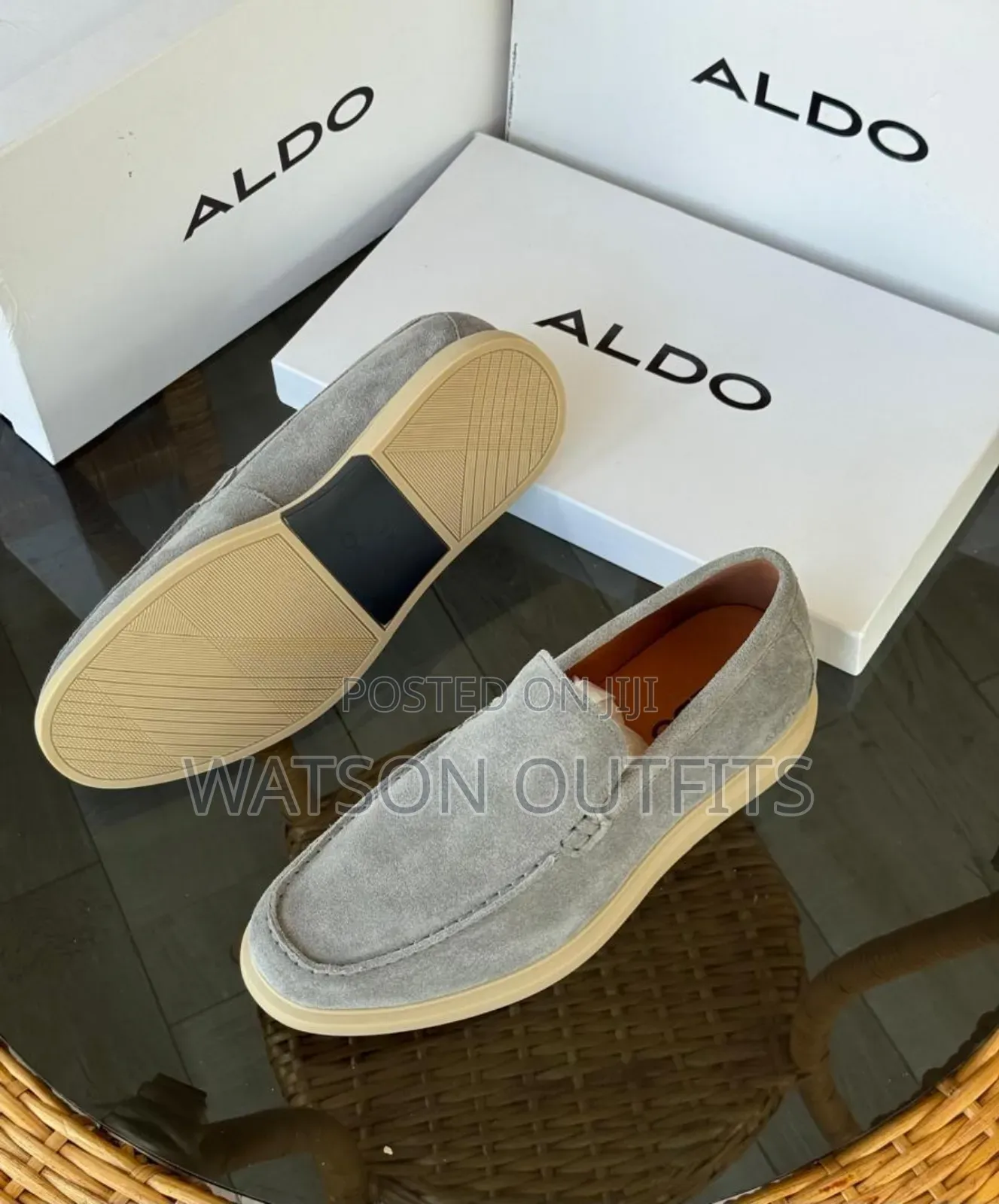 Viatu Vya Loafers or Lofa Simpo