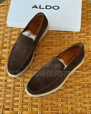 Viatu Vya Loafers or Lofa Simpo
