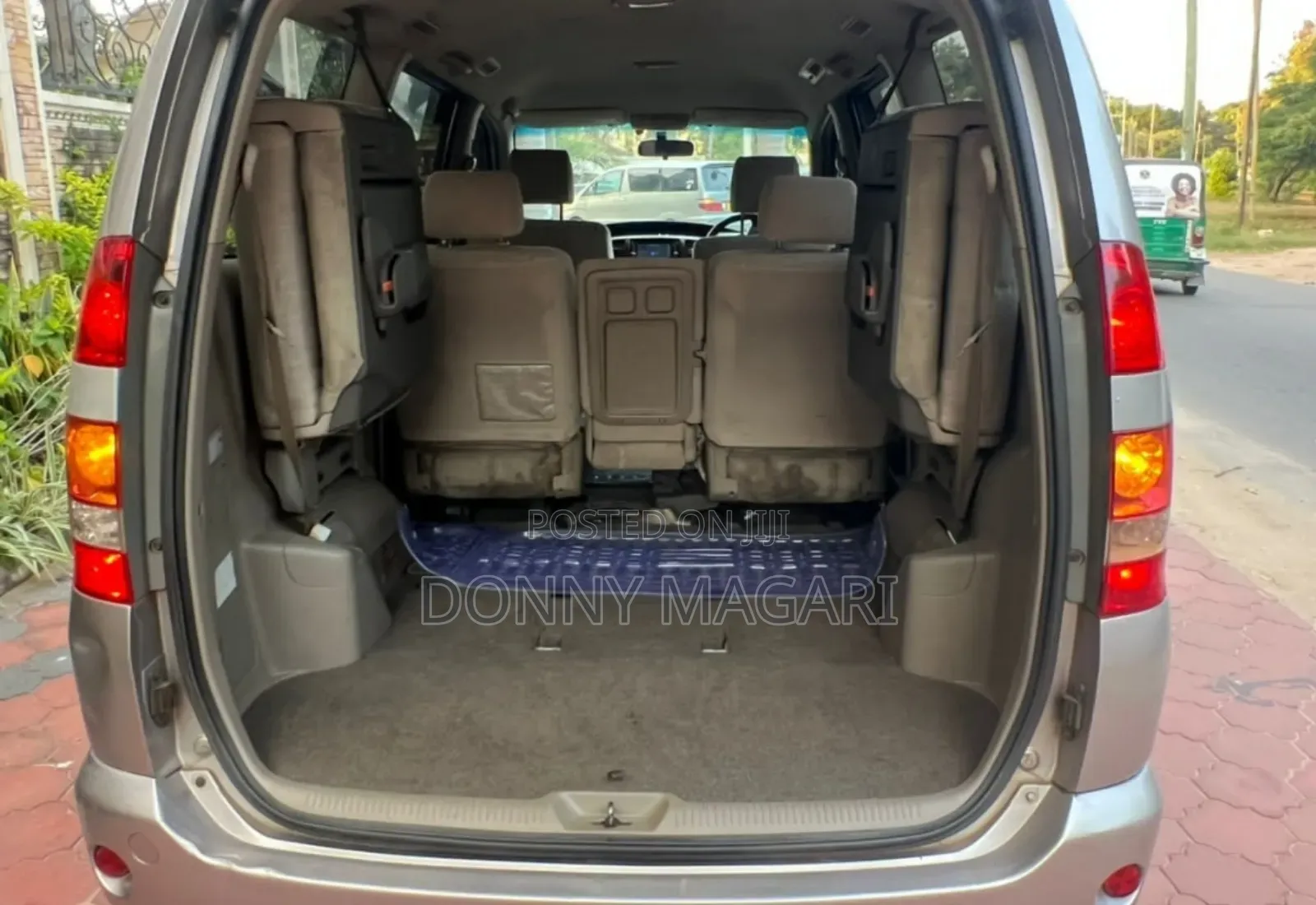 Toyota Noah 2005 Beige