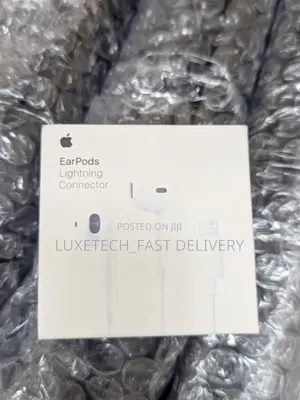 Apple Earpods With a Lightning Connector