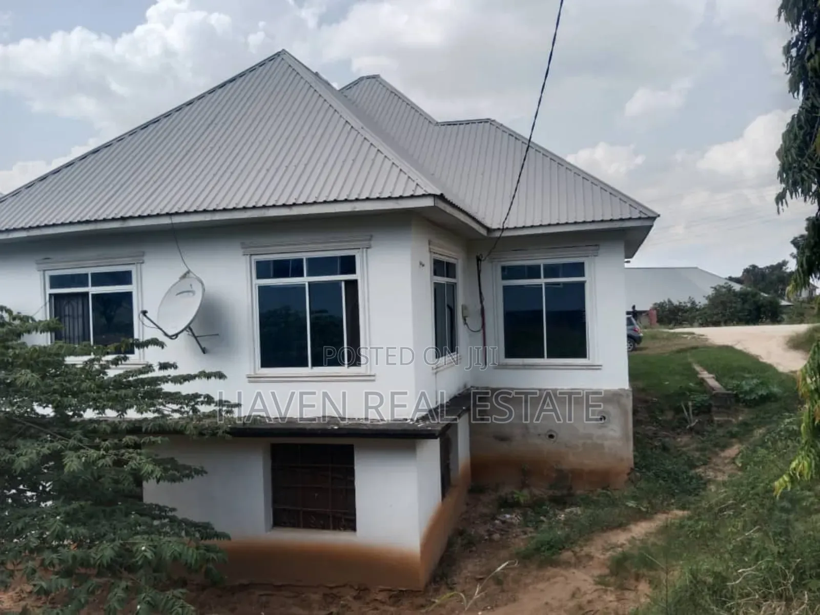 7bdrm House in Kinyerezi for sale