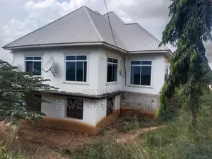 7bdrm House in Kinyerezi for sale