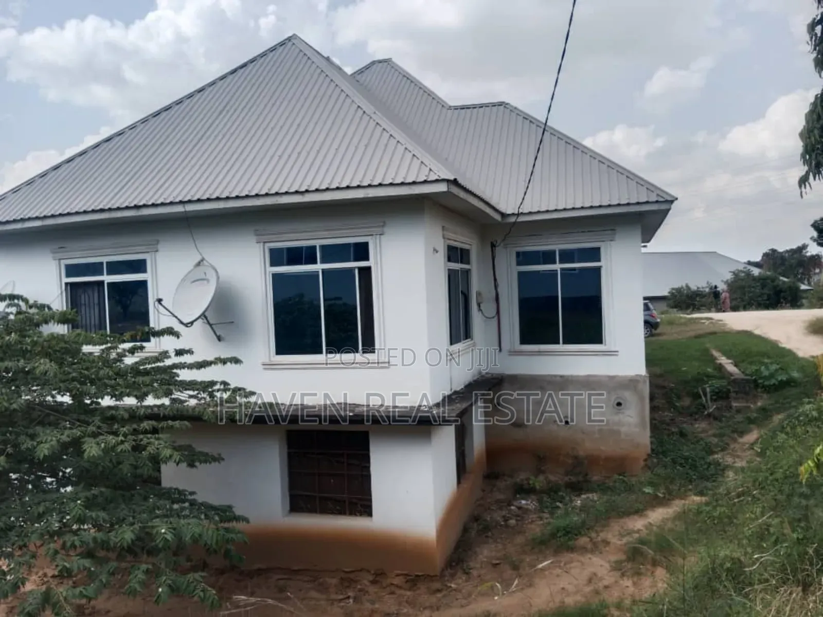 7bdrm House in Kinyerezi for sale