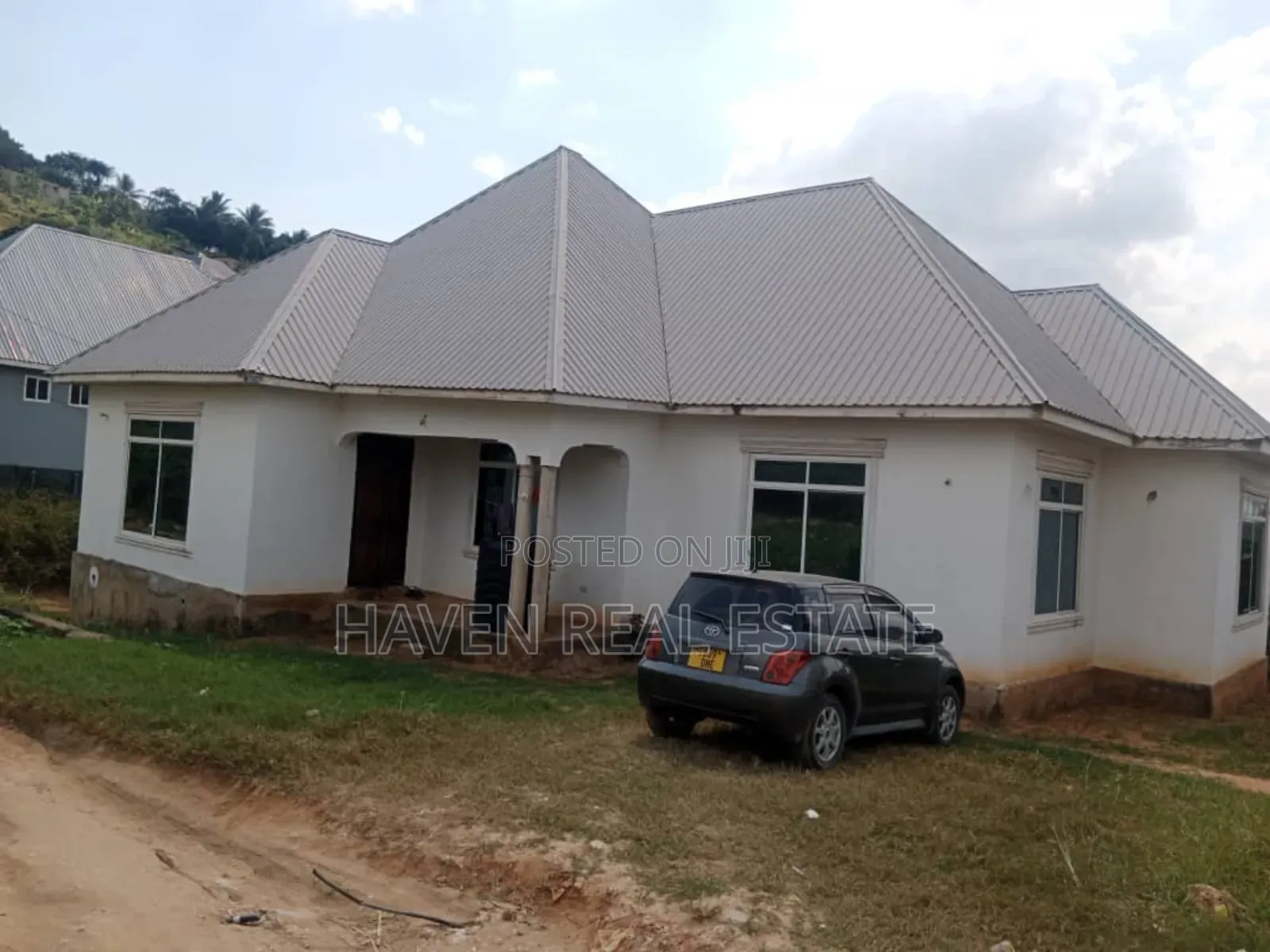 7bdrm House in Kinyerezi for sale