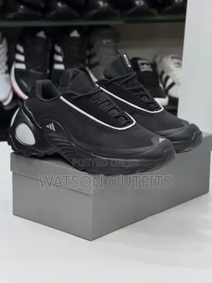 Viatu or Raba or Men's Shoes Worn Irregularly