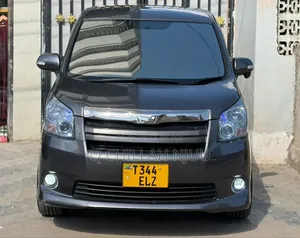 Toyota Noah 2008 Gray