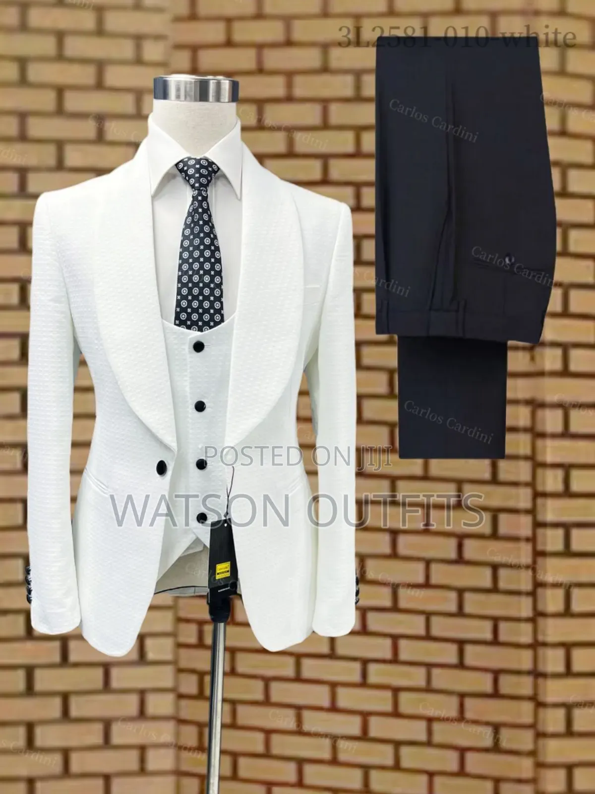 Suti or Men's Suits Incidentally Clothed or Worn or Put On