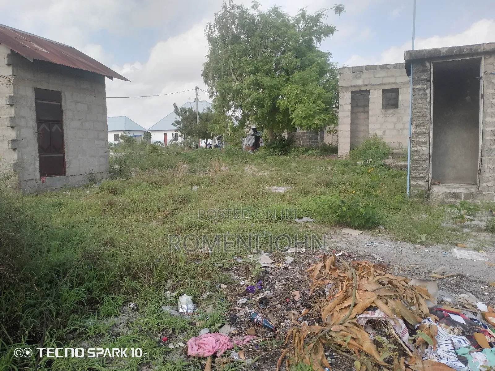 Eneo Sqmita 400 Chumba 1 Na Kisima, Linauzwa Milioni 17.5 Bombambili.