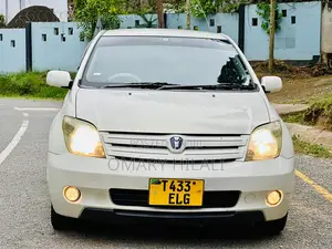 Toyota IST 2005 White