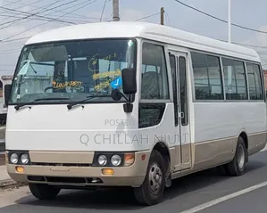 Mitsubishi Fuso Rosa 2000 White