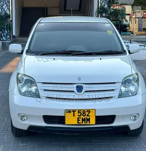 Toyota IST 2004 White