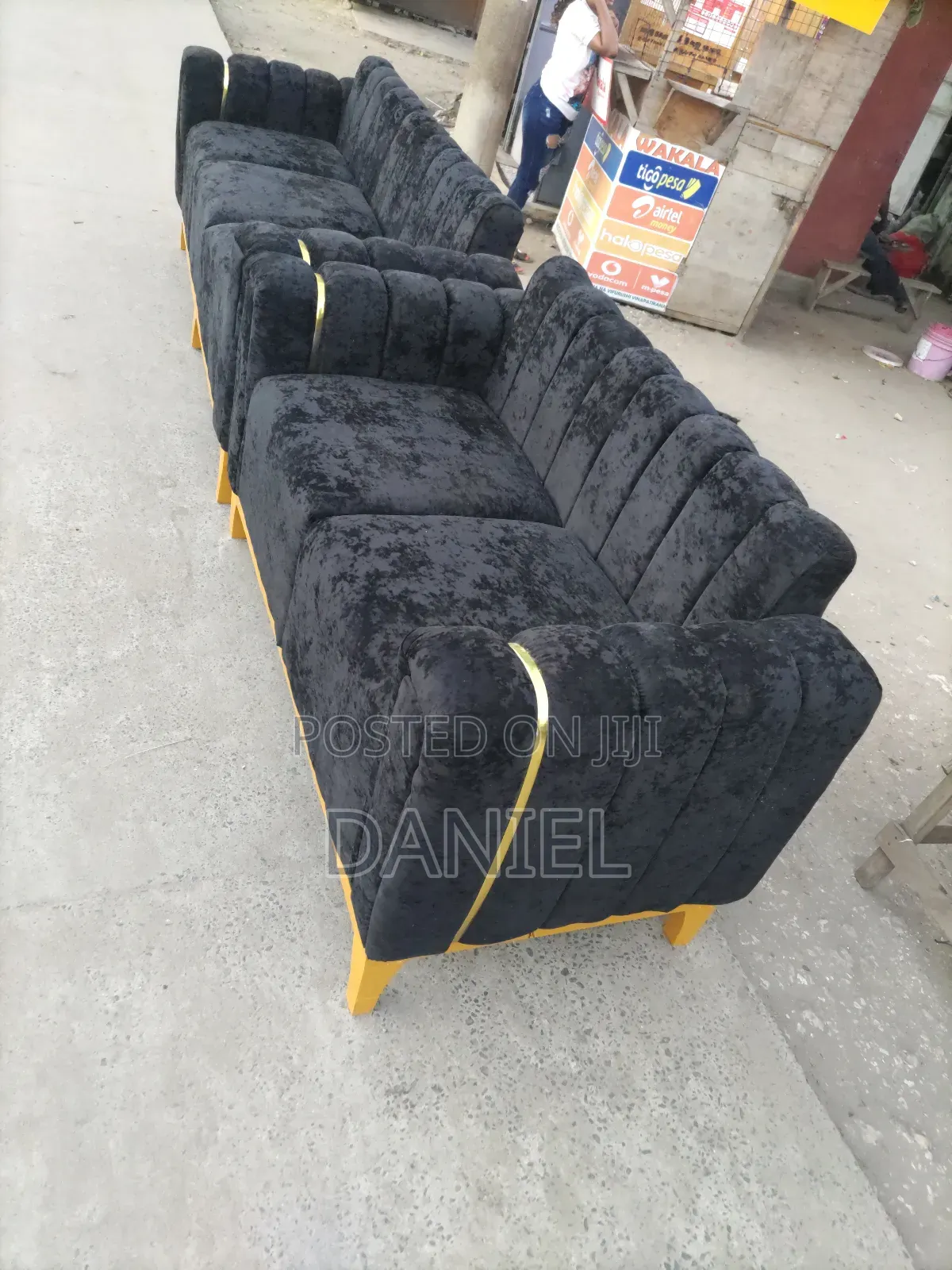 Sofa Set Ya 2:2 Rangi Nyeusi