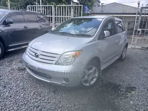 Toyota IST 2006 Gray