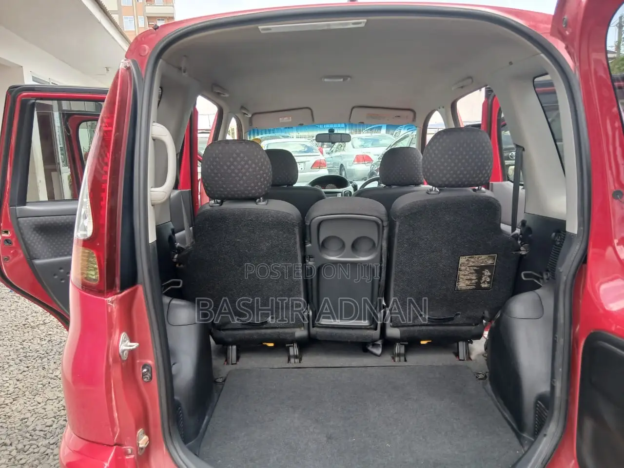 Toyota Fun Cargo 2003 Red