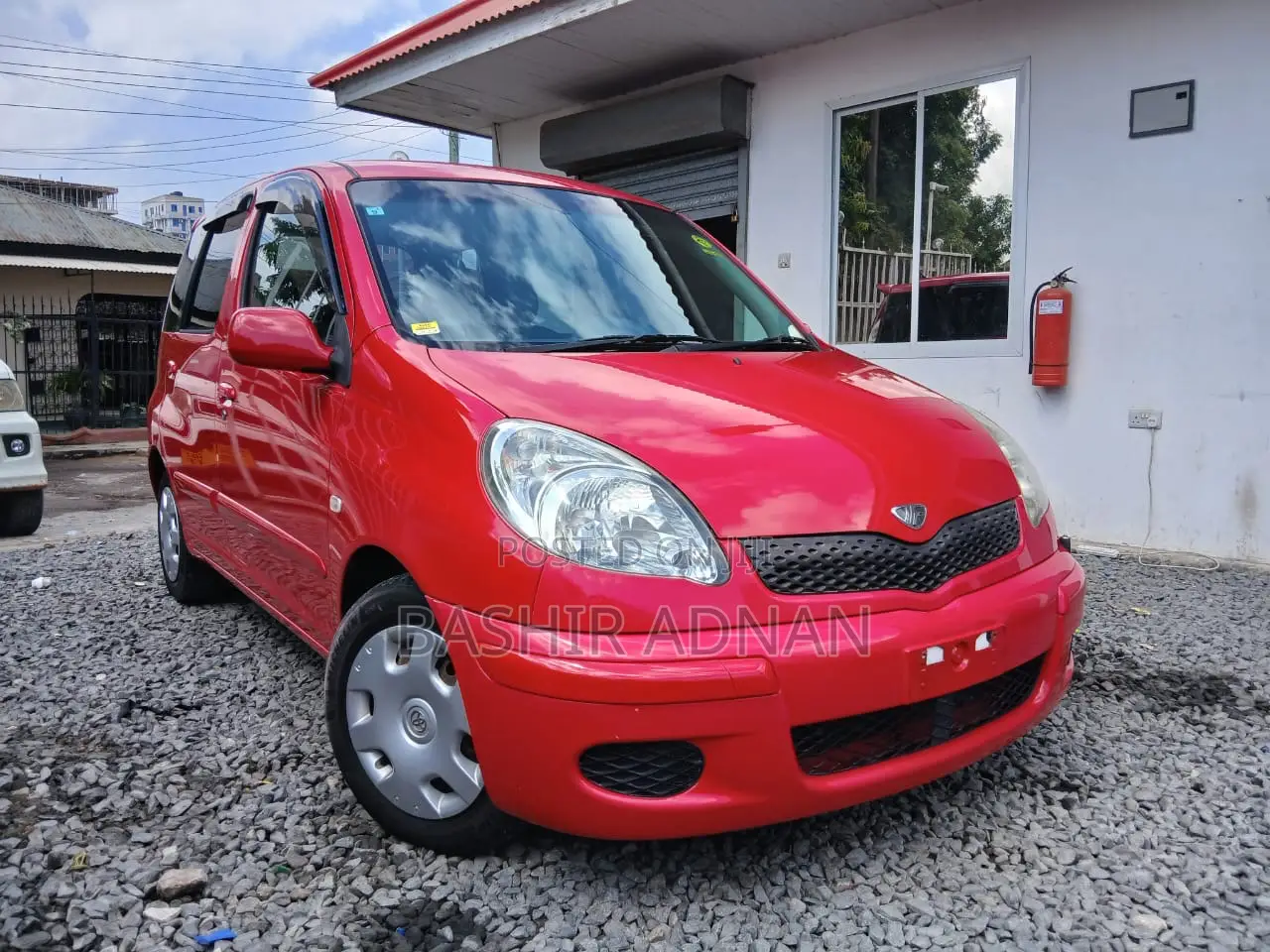 Toyota Fun Cargo 2003 Red