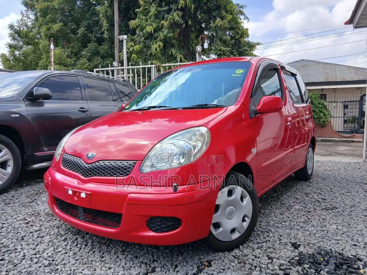 Toyota Fun Cargo 2003 Red
