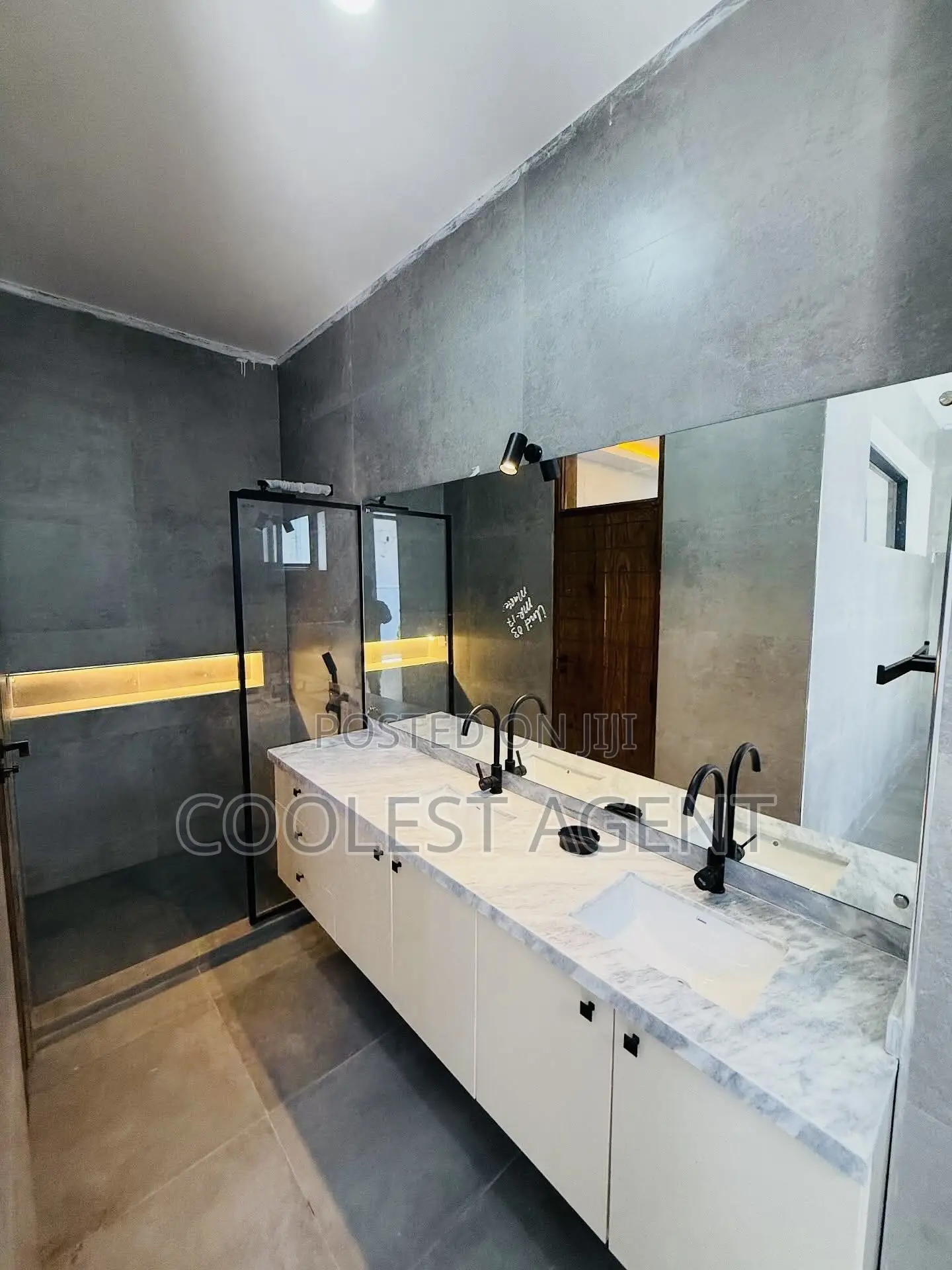 4bdrm Villa in Coolest Estate, Oyster Bay for rent