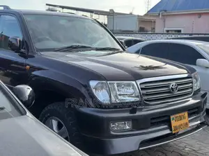 Toyota Land Cruiser 2006 Black