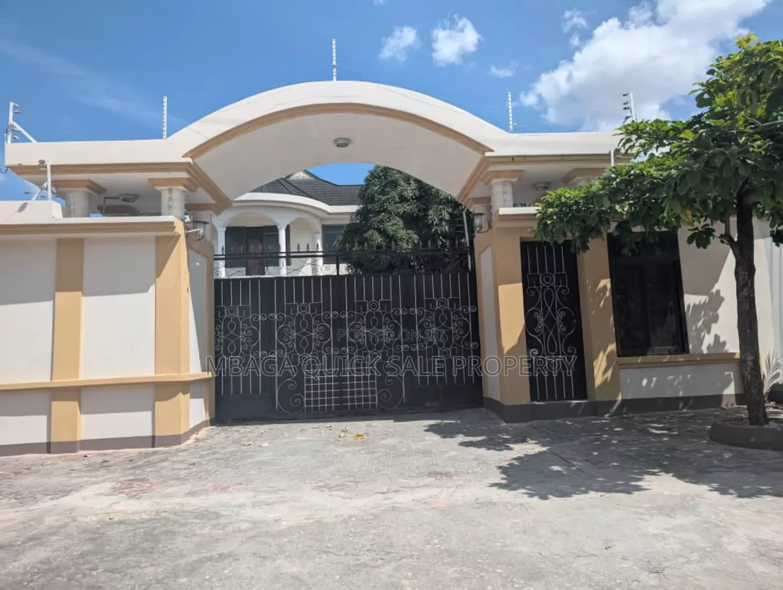 5bdrm House in Mbagala, Mtoni for sale