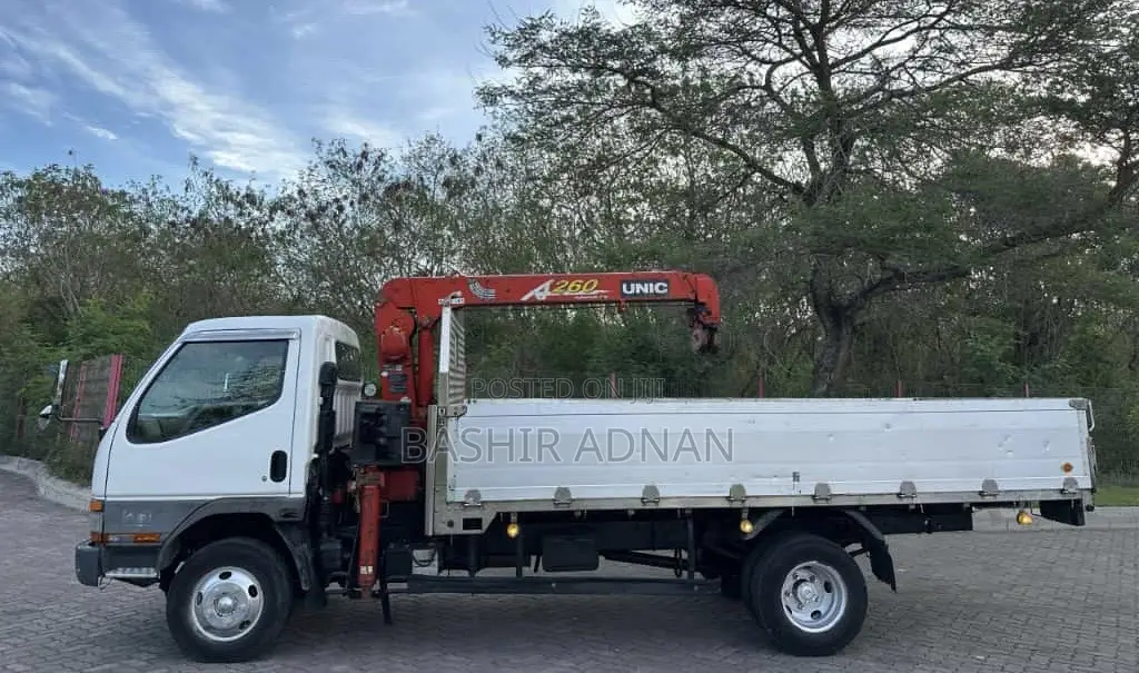 Mitsubishi Canter Crane 3.5 Tonnes Unregistered(Chasis) Mpya.