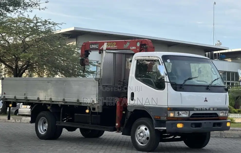 Mitsubishi Canter Crane 3.5 Tonnes Unregistered(Chasis) Mpya.