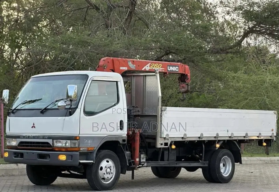 Mitsubishi Canter Crane 3.5 Tonnes Unregistered(Chasis) Mpya.