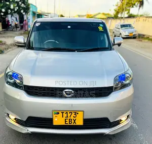 Toyota Corolla Rumion 2011 Silver