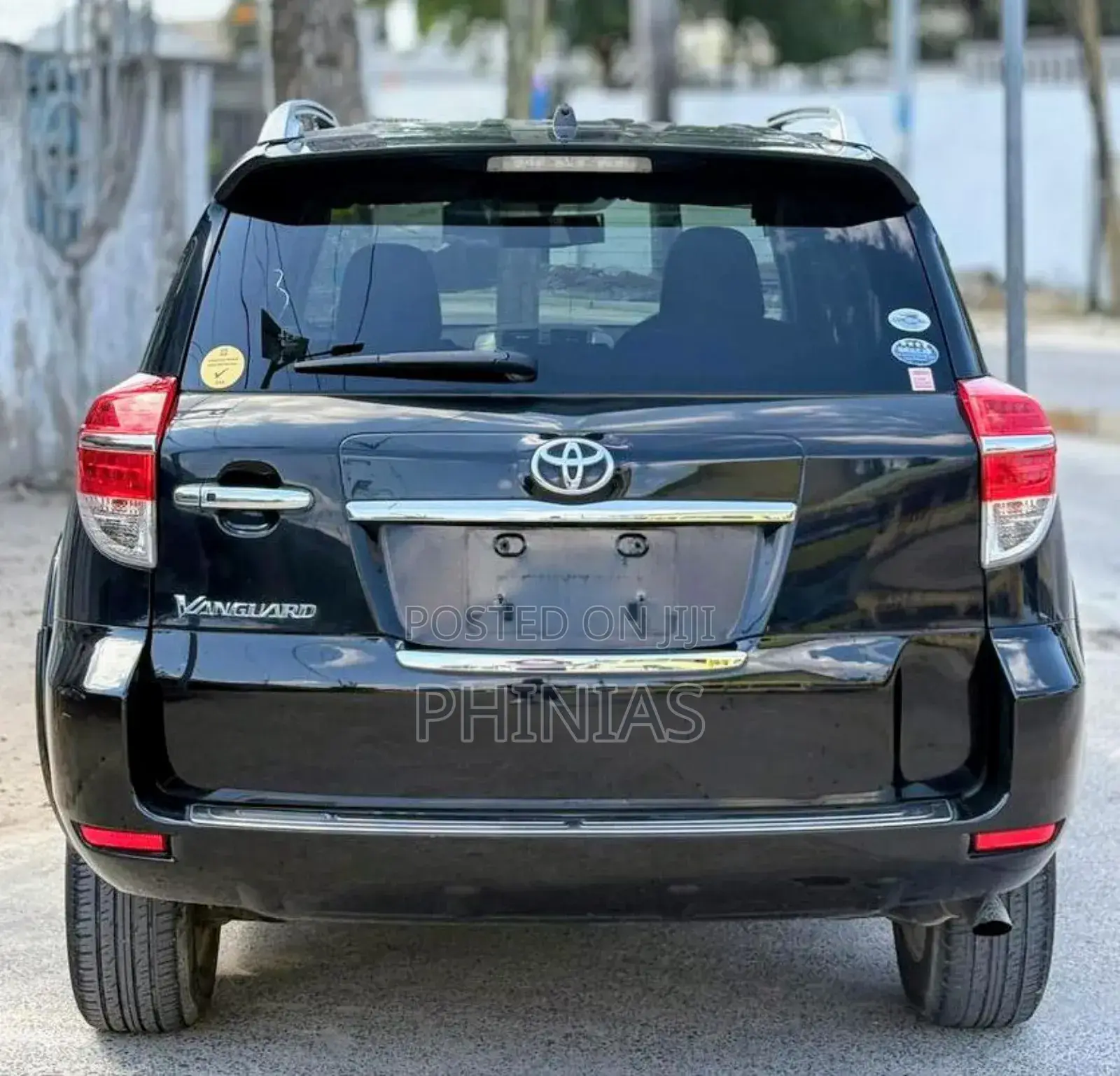 Toyota Vanguard 2011 Black