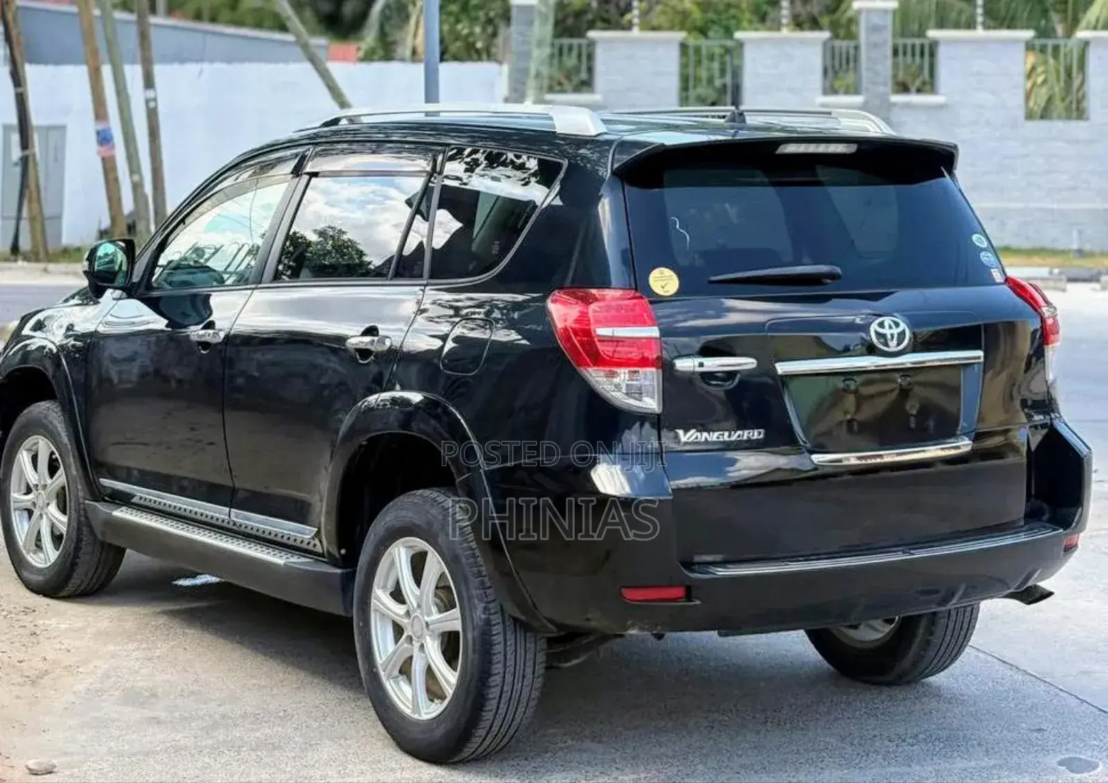 Toyota Vanguard 2011 Black