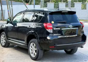 Toyota Vanguard 2011 Black