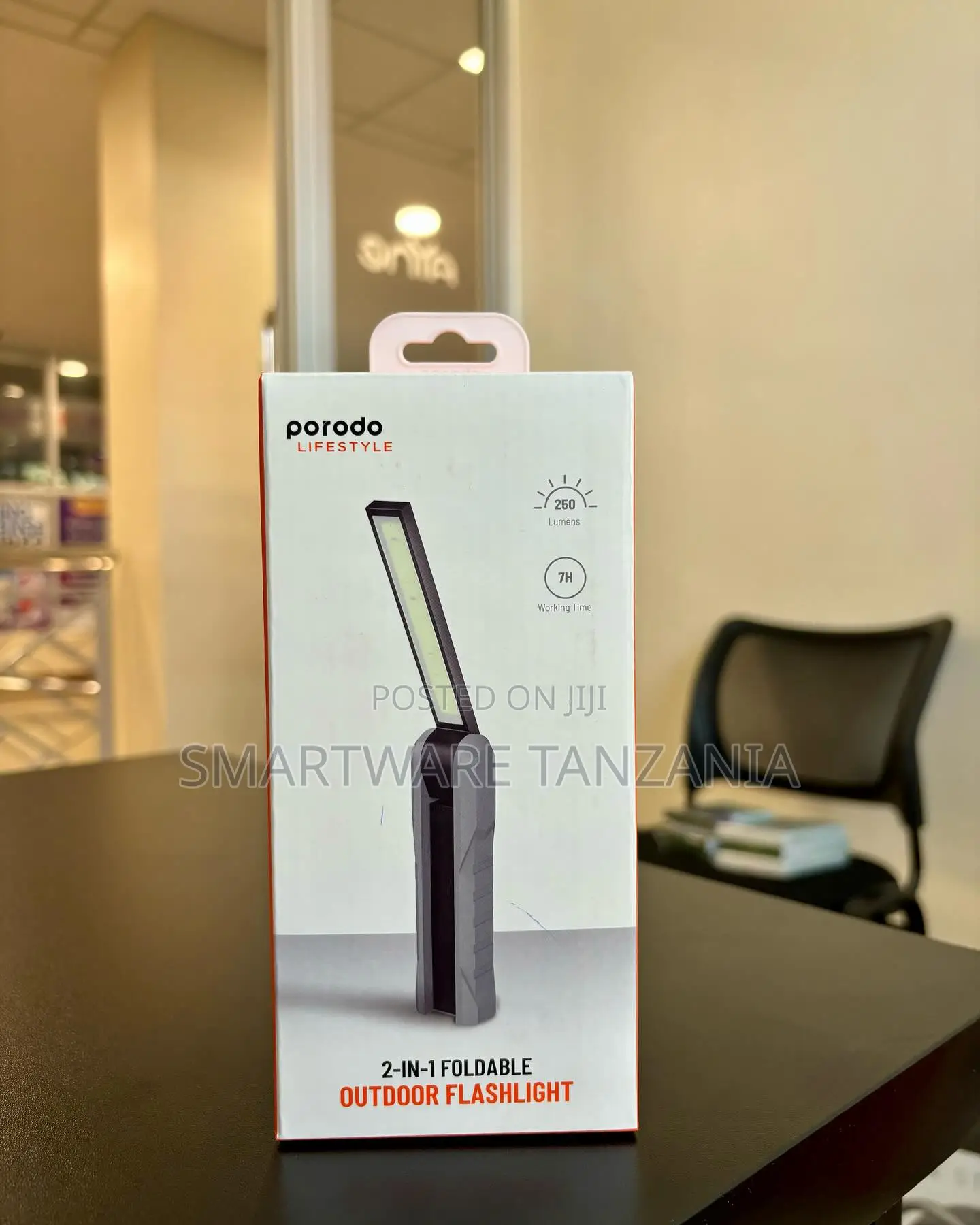 Porodo 2-in-1 Foldable Outdoor Flashlight 250 Lumens 7h Battery