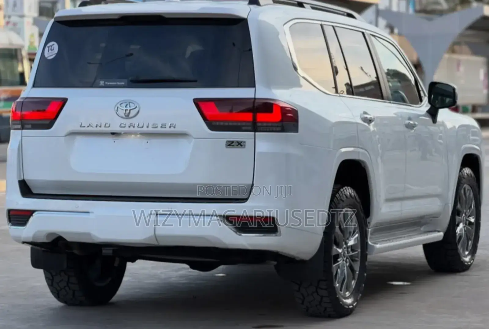 Toyota Land Cruiser 2024 Ivory