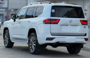Toyota Land Cruiser 2024 Ivory