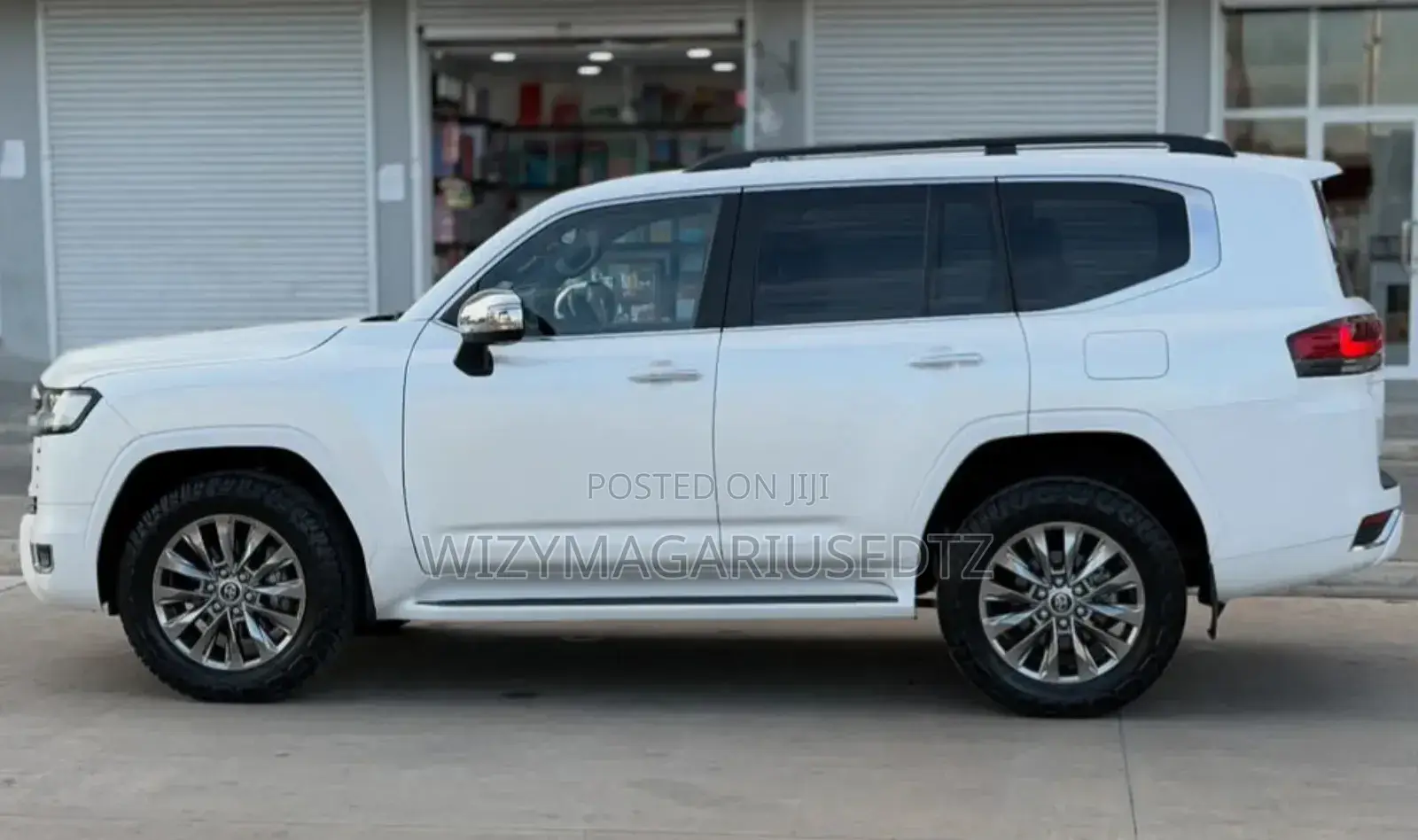 Toyota Land Cruiser 2024 Ivory
