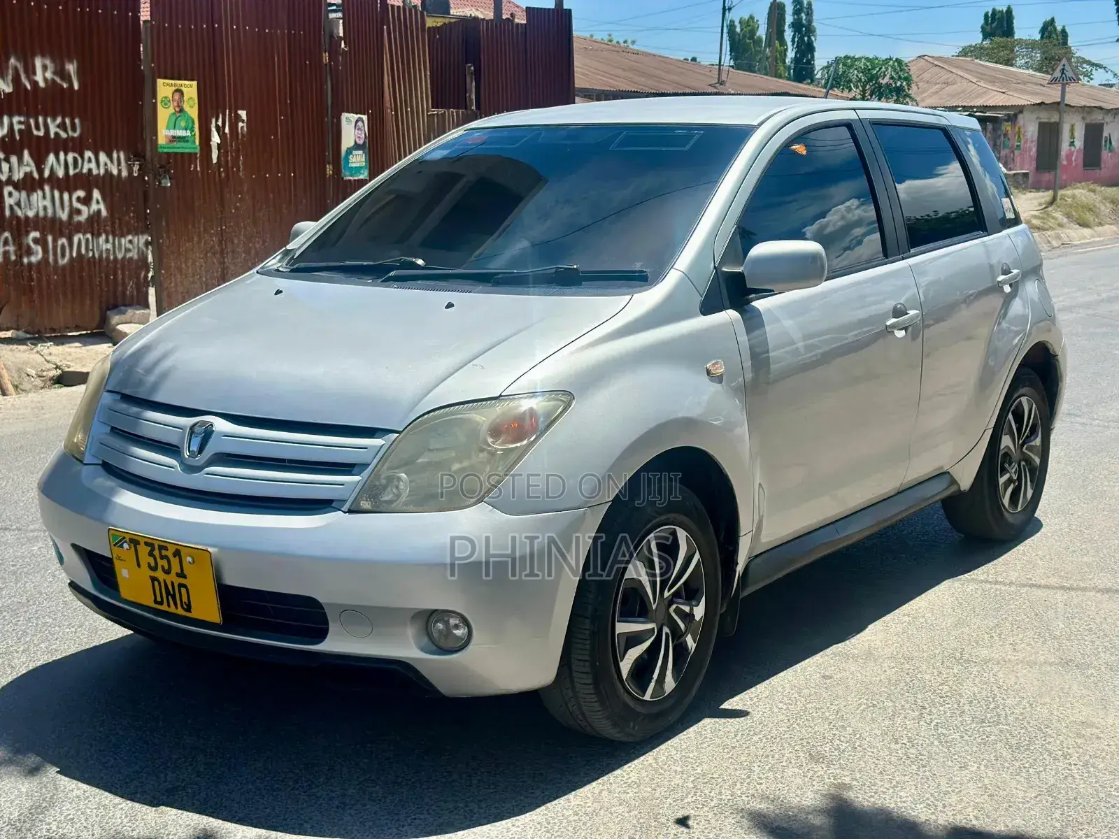 Toyota IST 2004 Silver