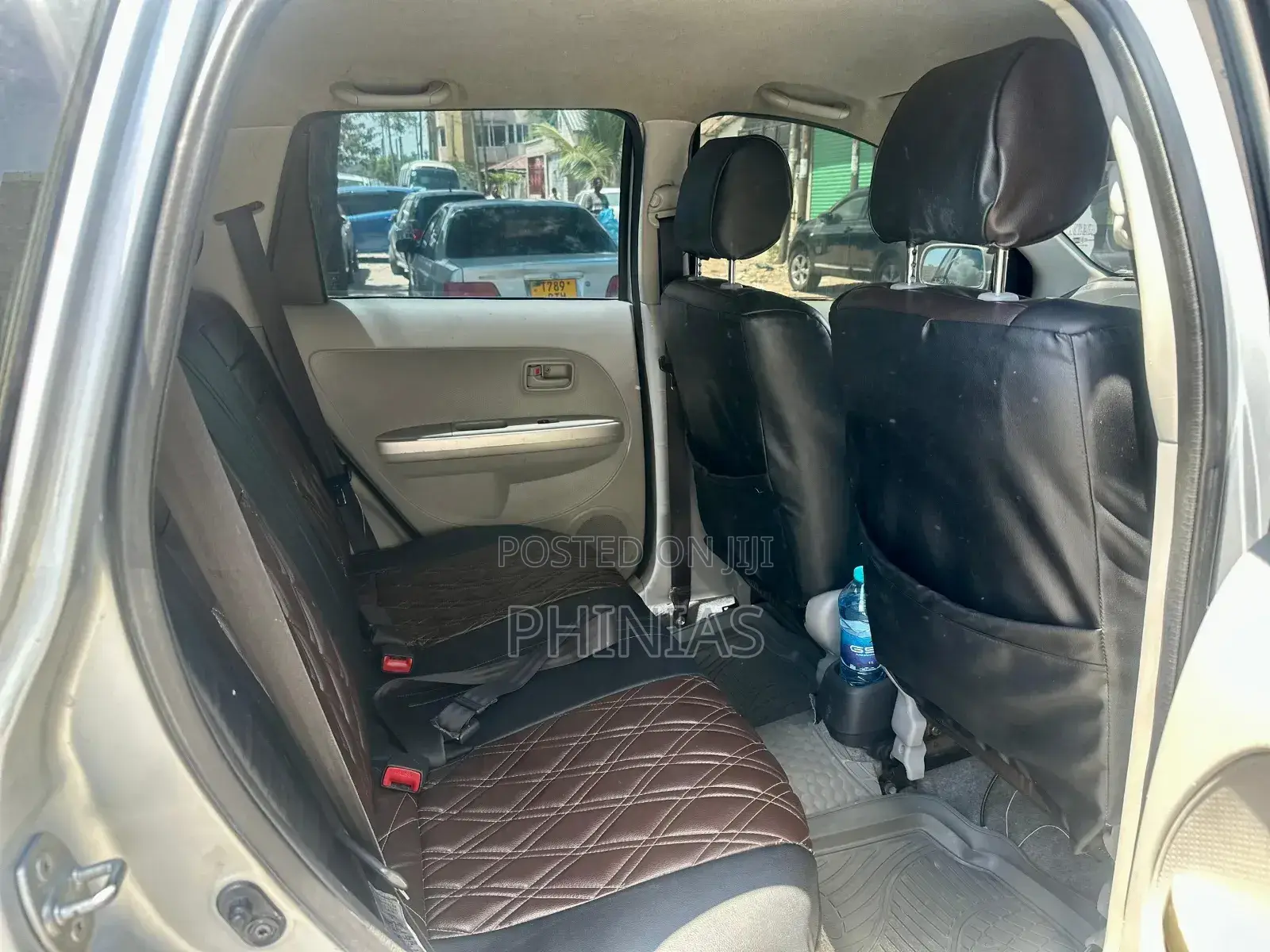Toyota IST 2004 Silver