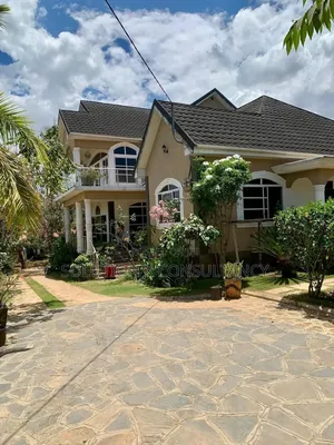 5bdrm House in Goba for sale