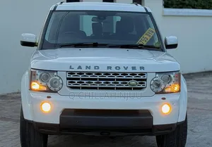 Land Rover Discovery 2010 White