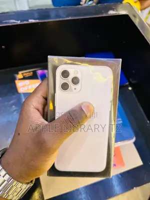 New Apple iPhone 11 Pro Max 256 GB Gold