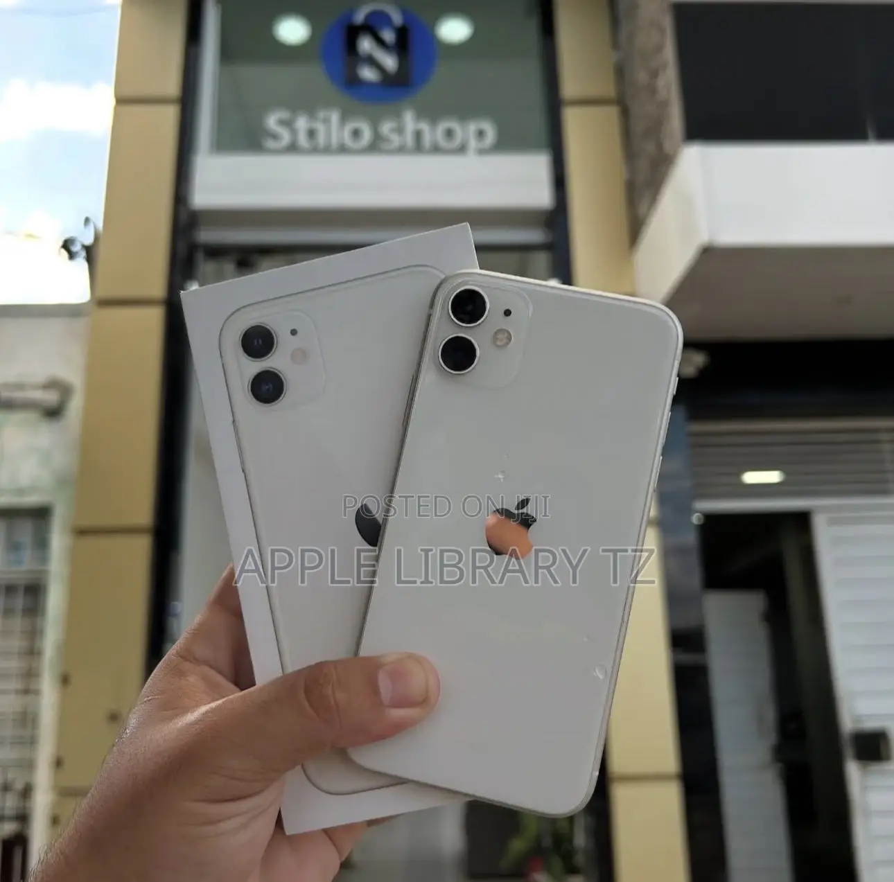 New Apple iPhone 11 128 GB White