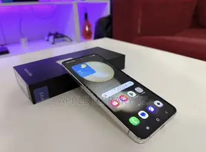 New Samsung Galaxy Z Flip5 256 GB