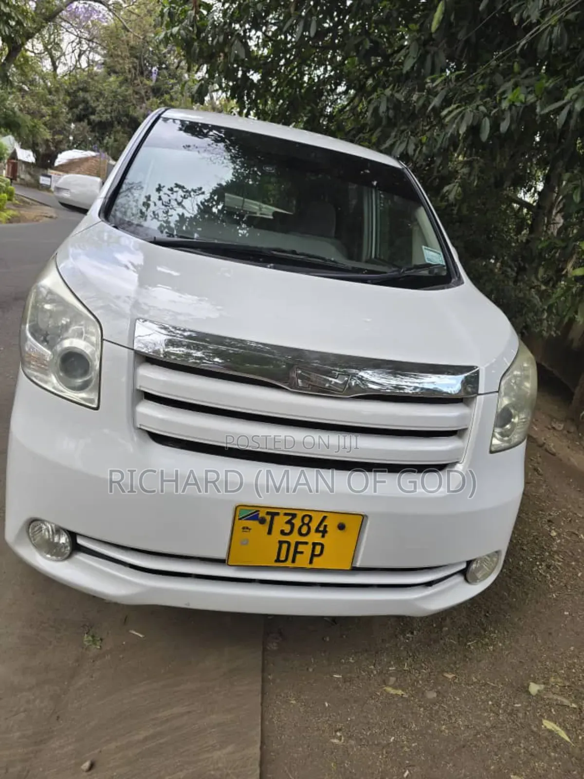 Toyota Noah 2009 White