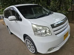 Toyota Noah 2009 White
