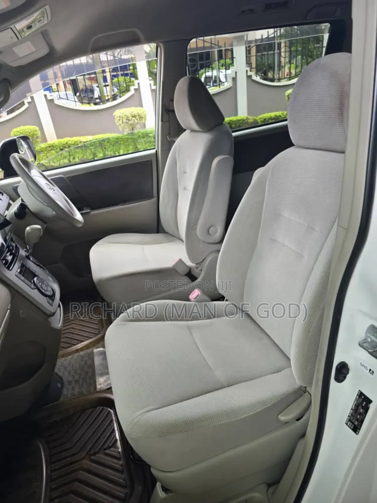 Toyota Noah 2009 White