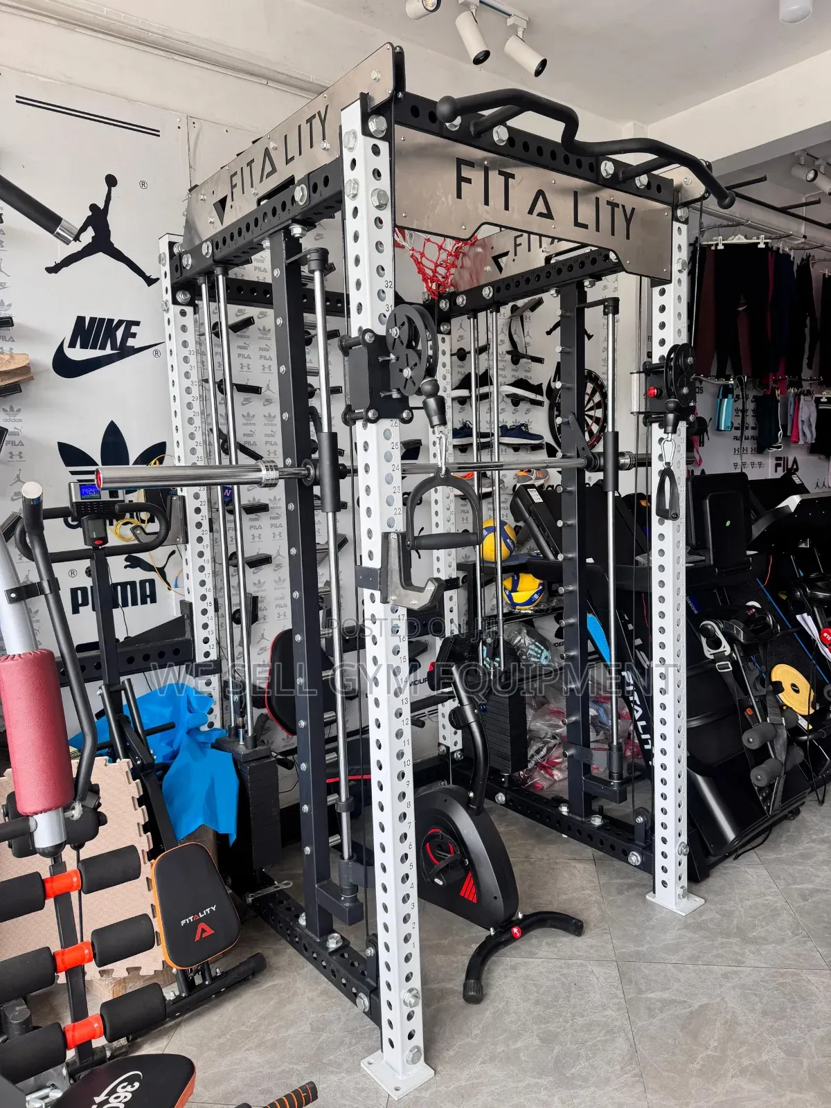 Smith Machine Gym Machine