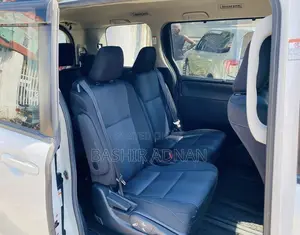 Toyota Noah 2.0 FWD (6 Seater) 2015 White